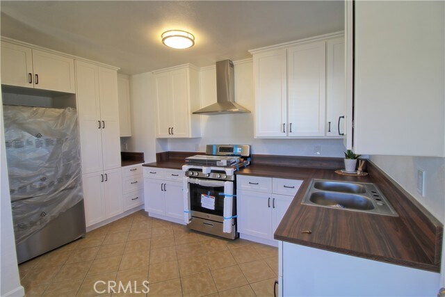 Building Photo - 7685 Sterling Ave