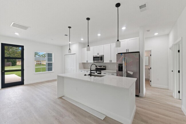 Building Photo - 5256 SW 155th Loop