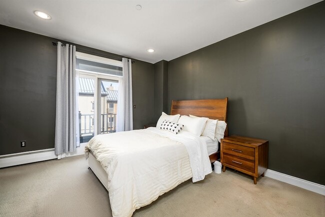 Building Photo - 207 Shearwater Ct W