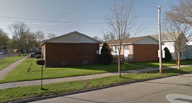 Building Photo - 173-177 16th Ave SW