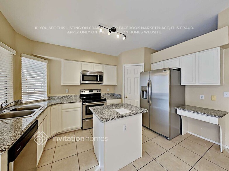 Building Photo - 901 E Whitten St