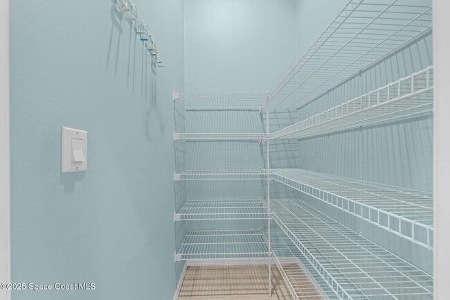 Building Photo - 908 Fostoria Dr