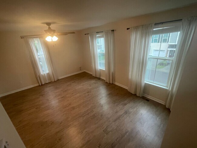 Building Photo - Beautiful home in Clearfield Oaks