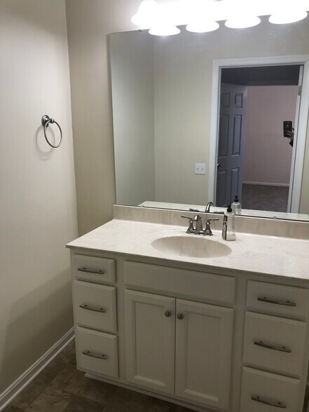 Building Photo - 508 Porsha Ter