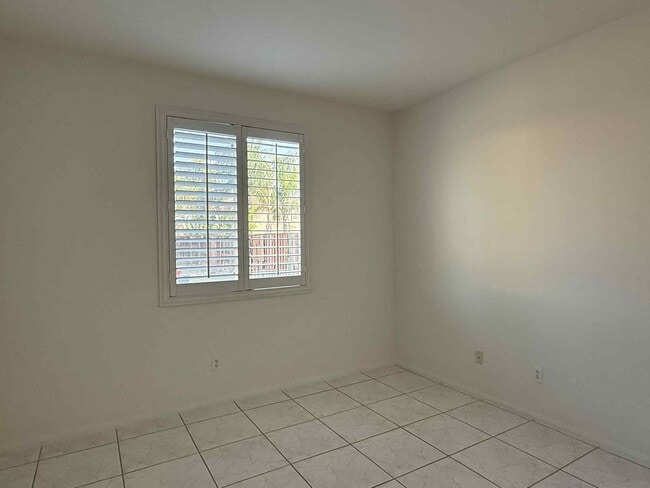 Building Photo - 27647 Rosemont Ct