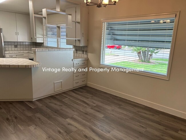 Building Photo - First Time On The Rental Market! Single St...