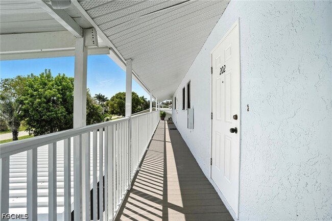 Building Photo - 1203 SW 48th Terrace