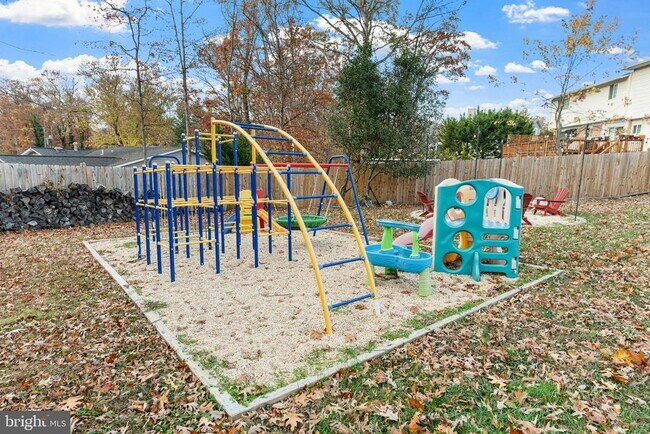 Building Photo - 6910 Ontario St