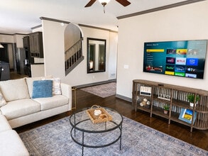 Building Photo - 10 Bridlewood Ct