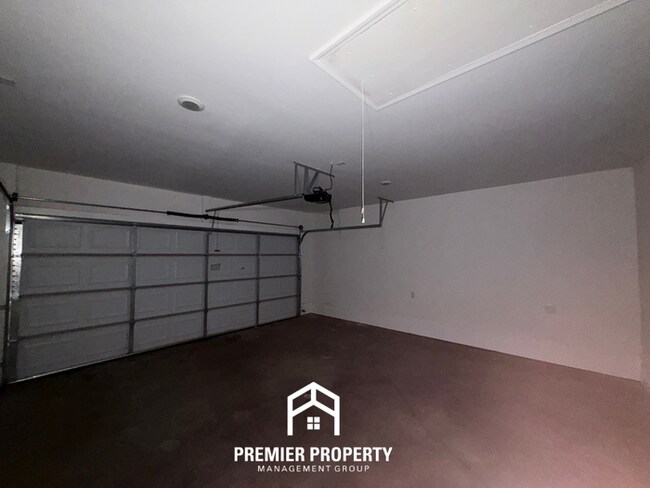 Building Photo - Beautiful 4BR/2BA Tuscaloosa Home | 1,497 Sq Ft, Covered Back Patio & 2-Car Garage