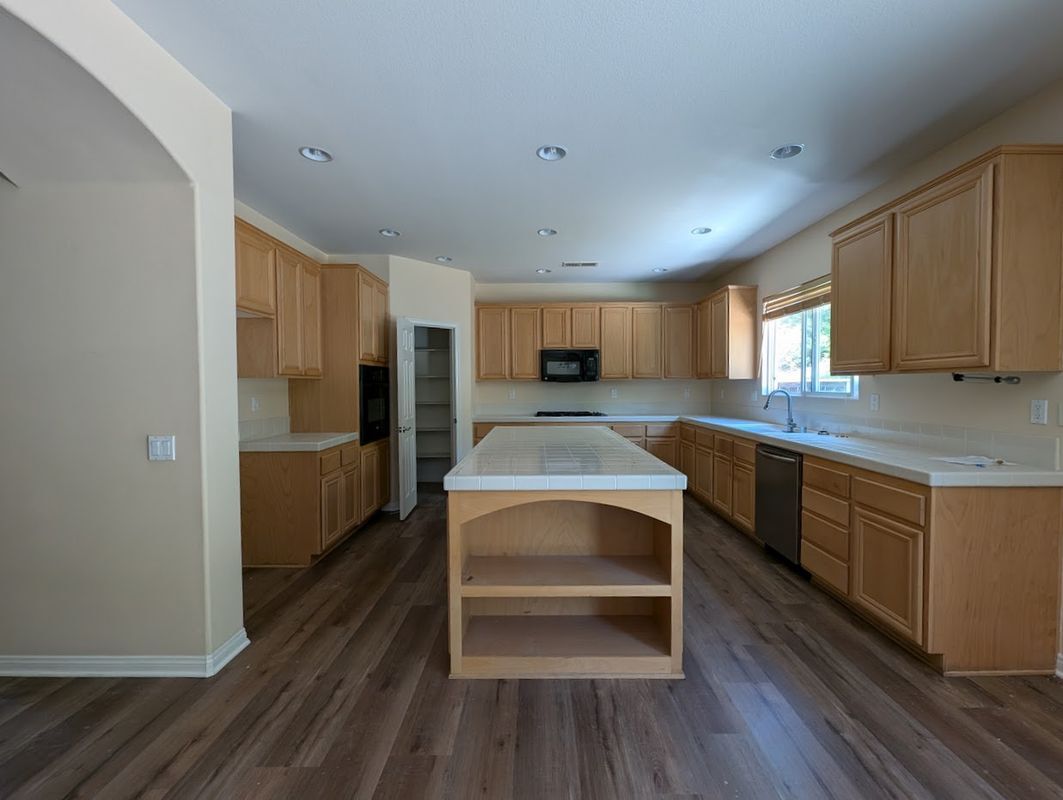 Building Photo - 17008 Spring Canyon Pl