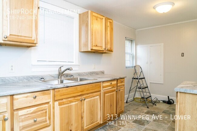 Building Photo - 313 Winnipeg Ave