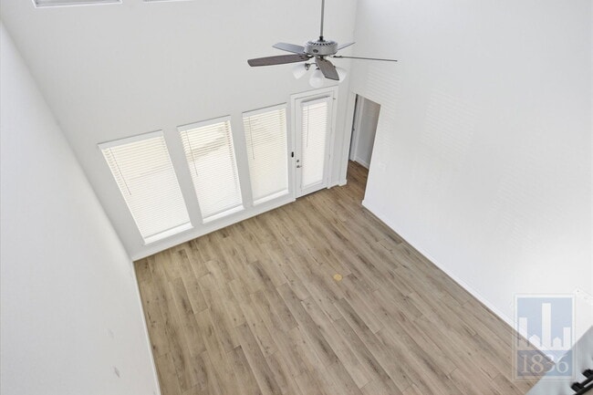 Building Photo - 216 Monrovia Wy