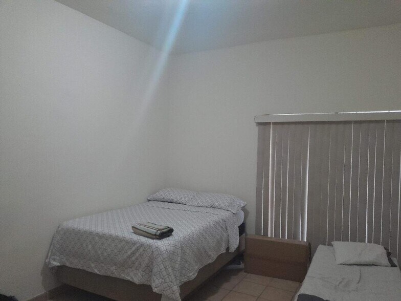 Building Photo - 4370 NW 11th St