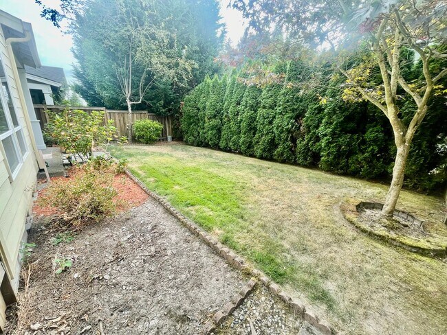 Building Photo - Well Appointed, Open Floor Plan 3-bedroom, 2.5-bathroom home in Beaverton