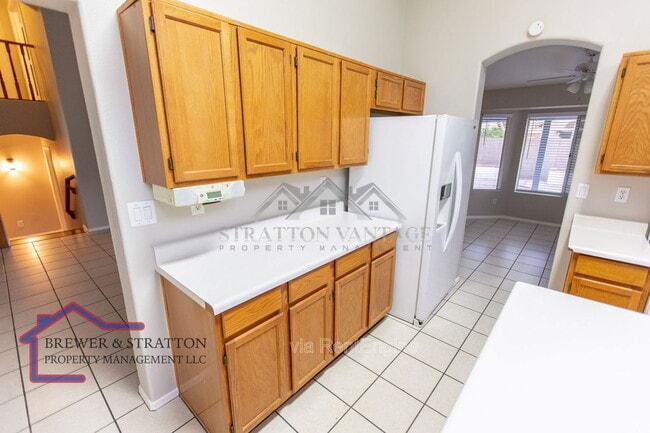 Building Photo - 1431 E Encinas Ave