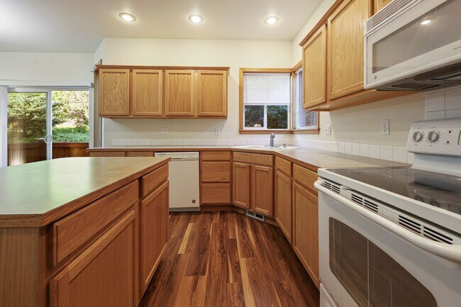 Building Photo - Charming 4-Bedroom Home on Tumwater Hill –...