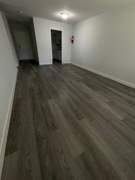 Building Photo - 1350 E Sample Rd