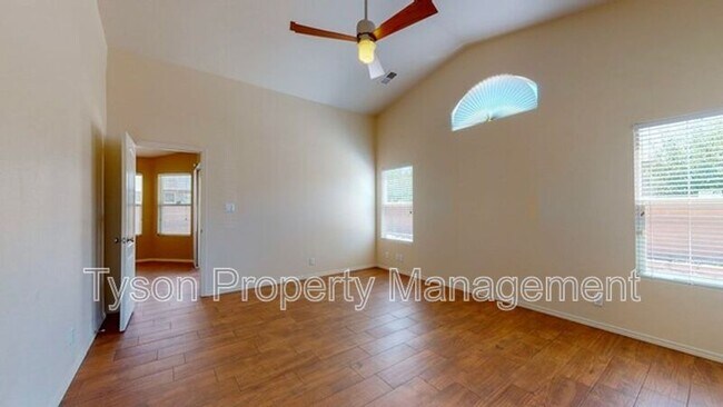 Building Photo - 6248 Calle Feliz NW