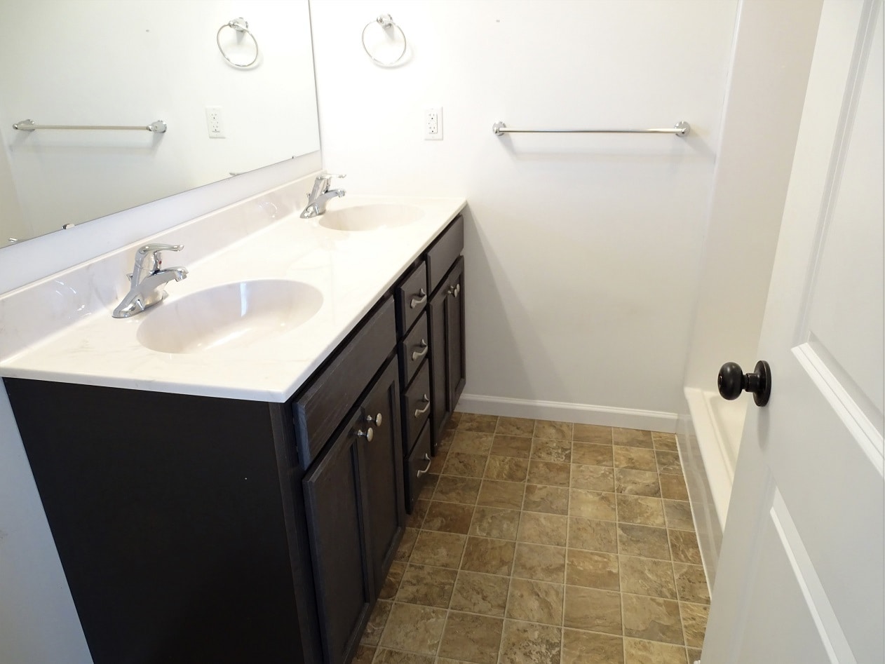 Building Photo - 229 Lakeside Xing