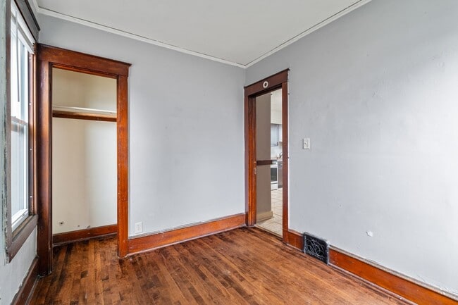 Building Photo - Murray house