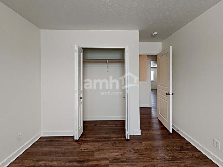 Building Photo - 6012 S Sea Breeze Way