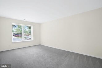 Building Photo - 1207 Yarmouth Ln