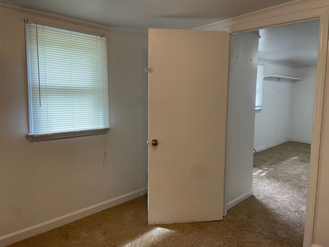 Building Photo - 2 bdrm singlewide with additions