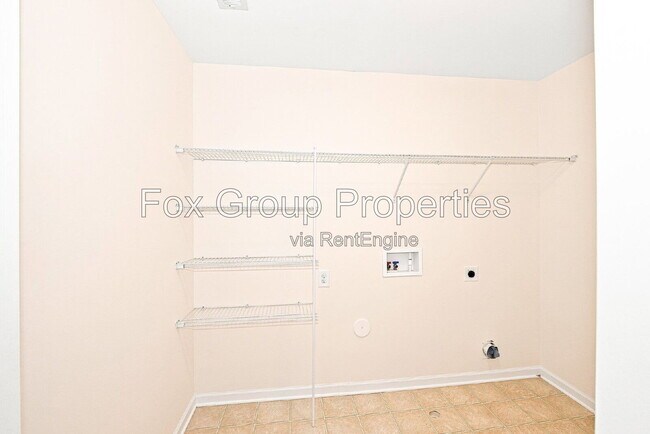 Building Photo - 117 E Warfield Dr