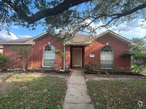 Building Photo - 15407 Kingfield Dr