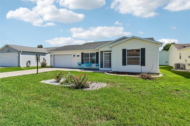 Building Photo - 2609 Privada Dr