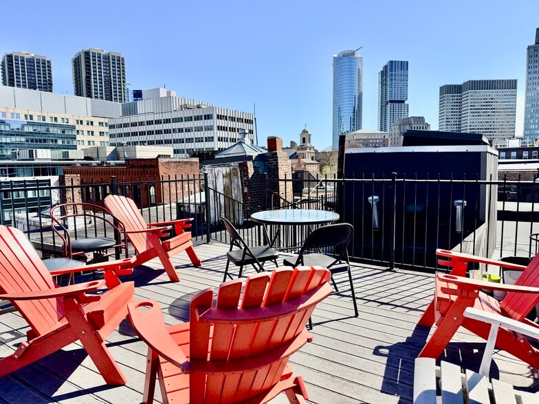 Building Photo - 17 Irving St