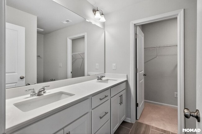 Building Photo - 516 Light Oak Wy