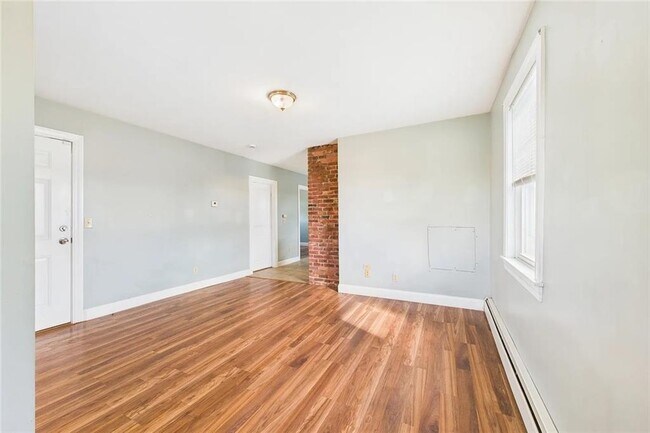 Building Photo - 136 Almy St