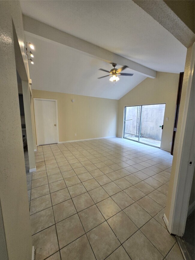 Building Photo - 12329 Ridgeside Dr
