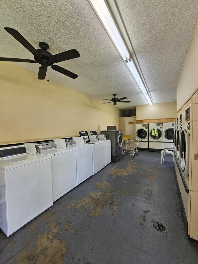 Building Photo - 1021 SE Monterey Rd