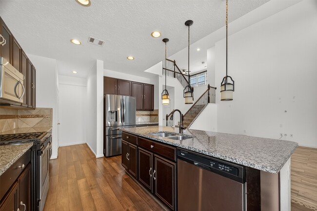 Building Photo - 13019 Foxwood Creek Ln