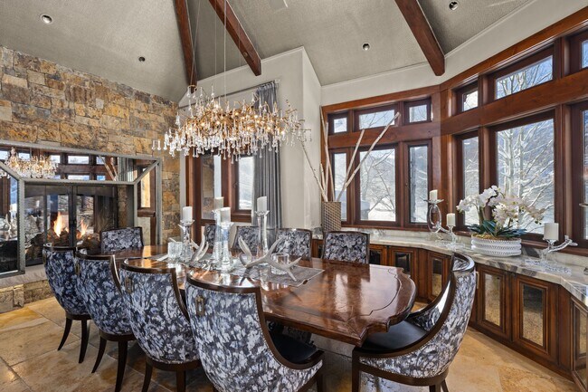 Building Photo - 472 Thunderbowl Ln