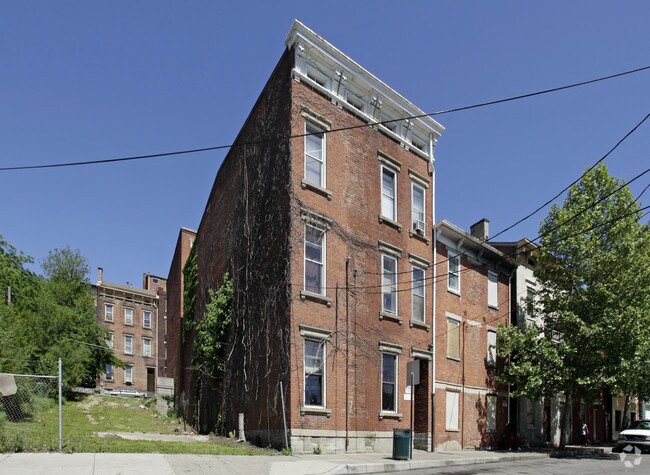 Primary Photo - East Apartments