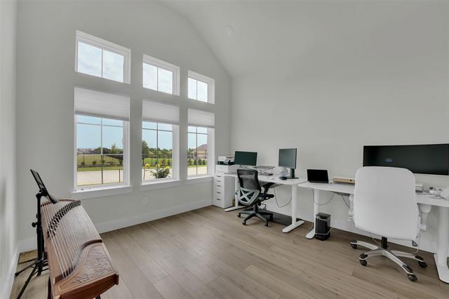 Building Photo - 506 Lakeshore Blvd