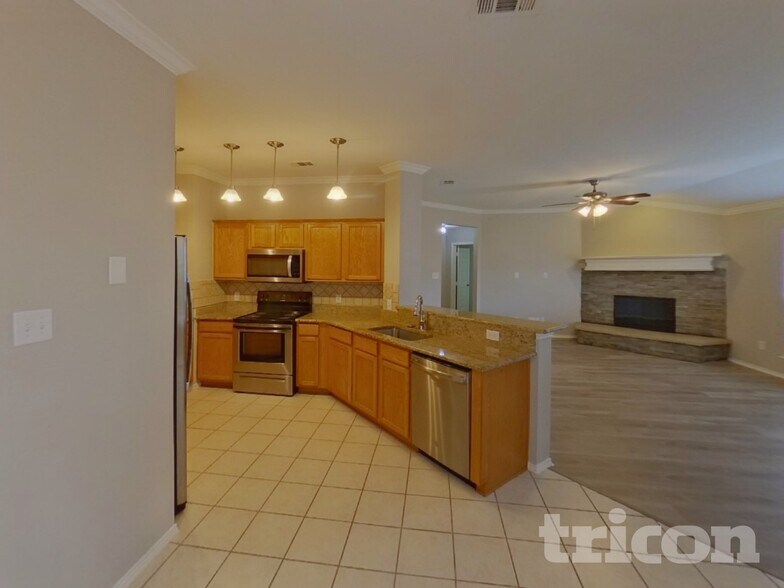 Building Photo - 716 Sequoia Dr