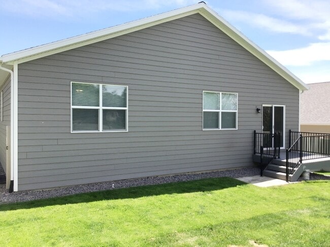 Building Photo - 2997 E S Village Dr