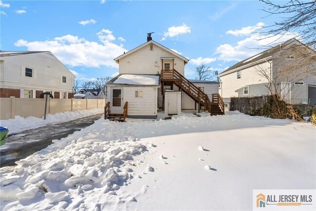 Building Photo - 34 Maple Ave