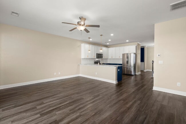 Building Photo - 407 Stoneleigh Ln