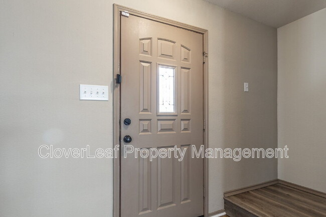 Building Photo - 12411 Penny Royale
