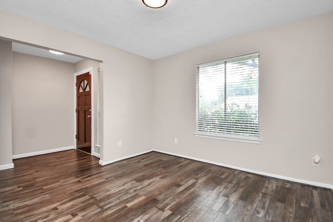 Building Photo - 13002 Kingsmill Dr
