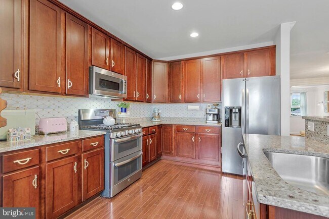 Building Photo - 703 Skippers Ln