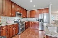 Building Photo - 703 Skippers Ln