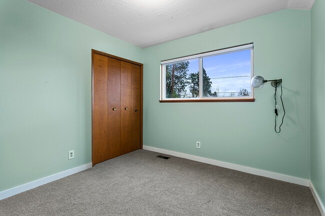 Building Photo - 11400 SW Terra Linda St