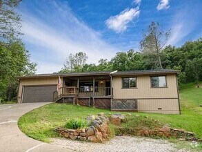 Building Photo - 3 bedroom, 2 bath home in Lake Wildwood, P...